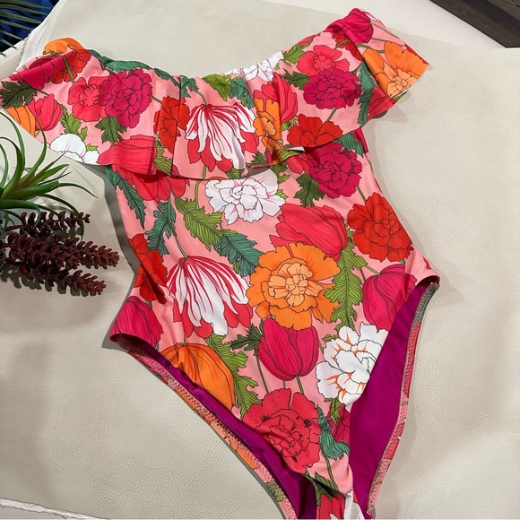 NWT TRINA TURK SUNNY BLOOM OFF THE SHOULDER BANDEAU ONE PIECE - Picture 8 of 13